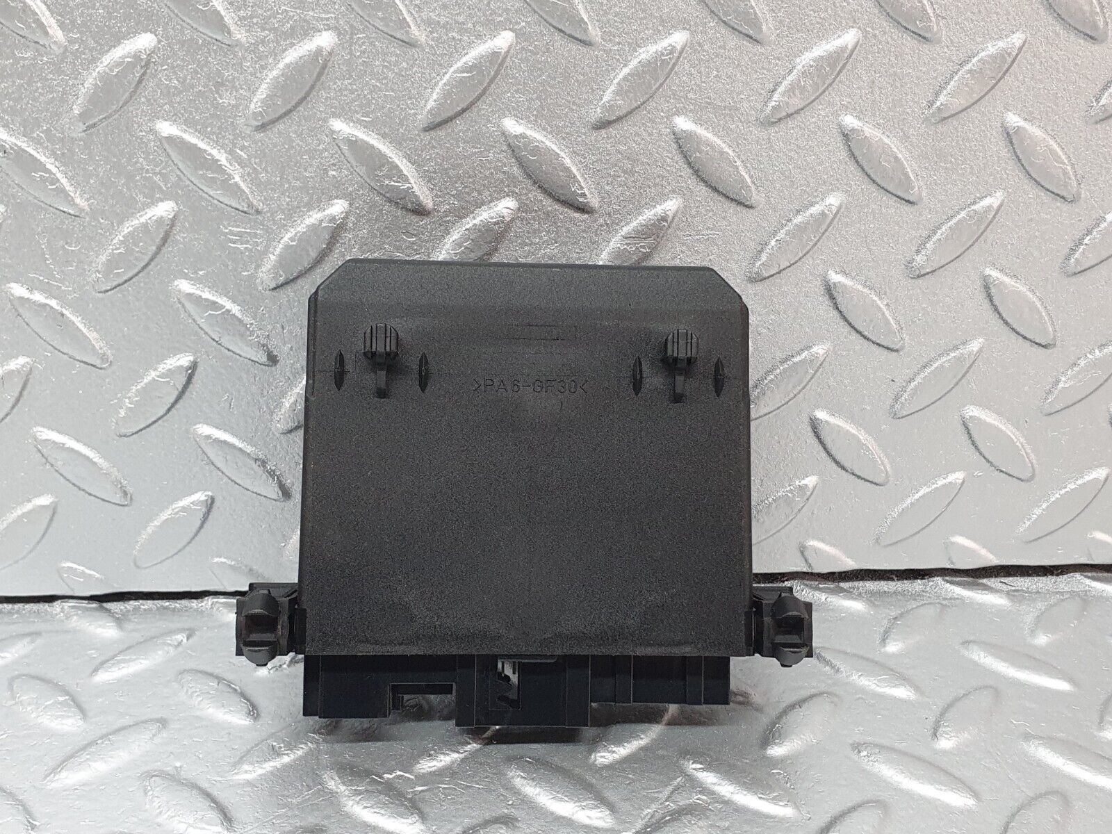 41747 Mercedes-Benz W202 C200 Door Control Unit Front Left 2088201326