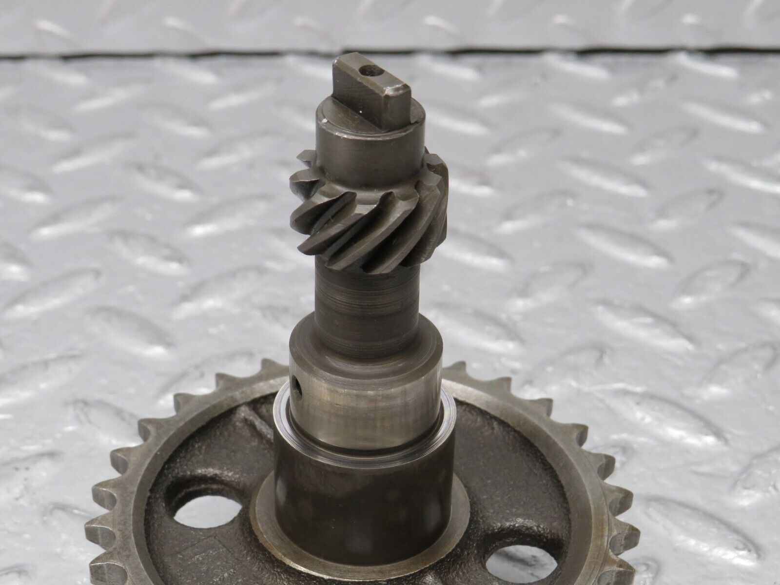 39144 Mercedes-Benz R107 500SL Camshaft Intermediate Timing Gear 1161570414