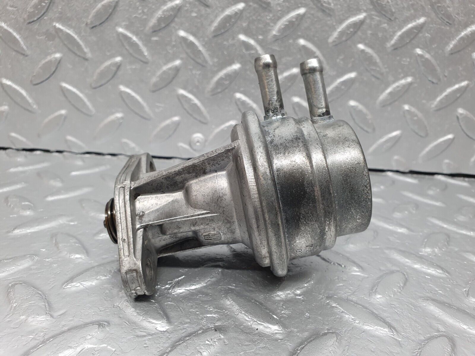 41669 Mercedes-Benz W124 200E Fuel Pump Pierburg 0020916801