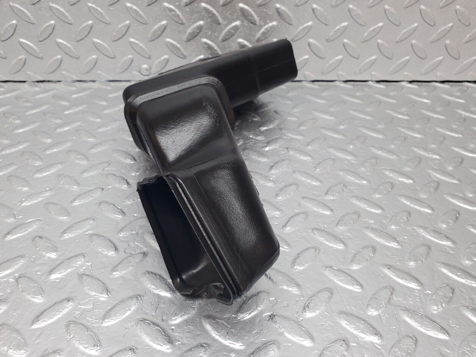 45750 Mercedes-Benz W126 420SE Air Duct Vent Left Side 1268312346