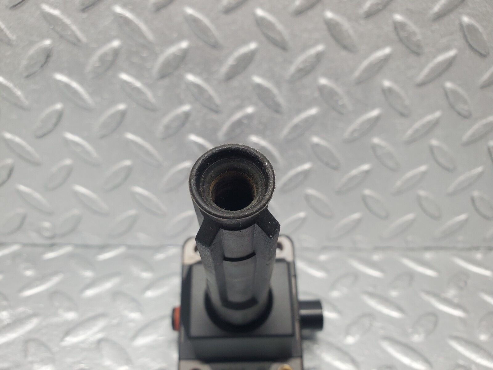 46199 Mercedes-Benz W124 280E Ignition Bosch 0001587003 0221506444 0001593642