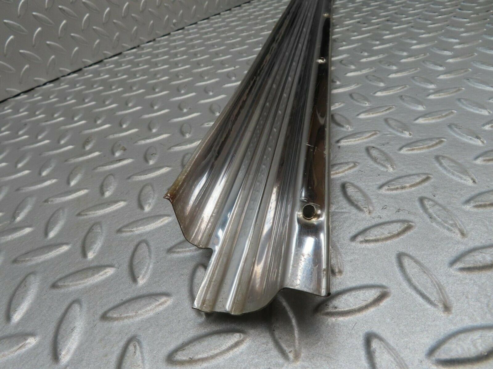 15568 Mercedes-Benz R107 450SL Left Door Sill Chrome