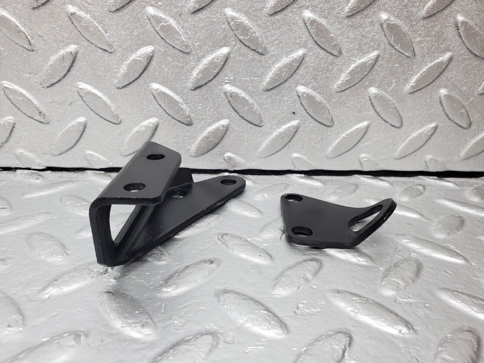 45468 Mercedes-Benz 280E M110.988 Engine Lifting Eyes Hooks