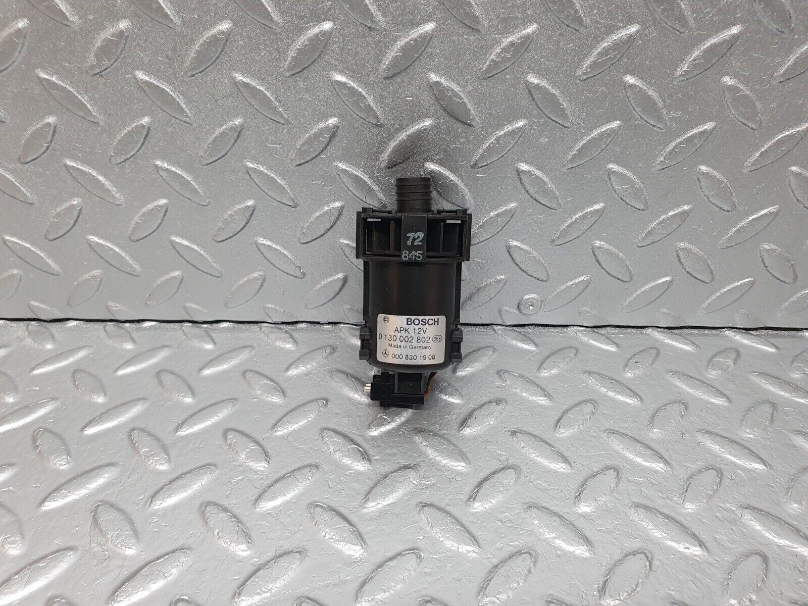 41670 Mercedes-Benz W124 200E Temperature Sensor Bosch 0008301908 0130002802