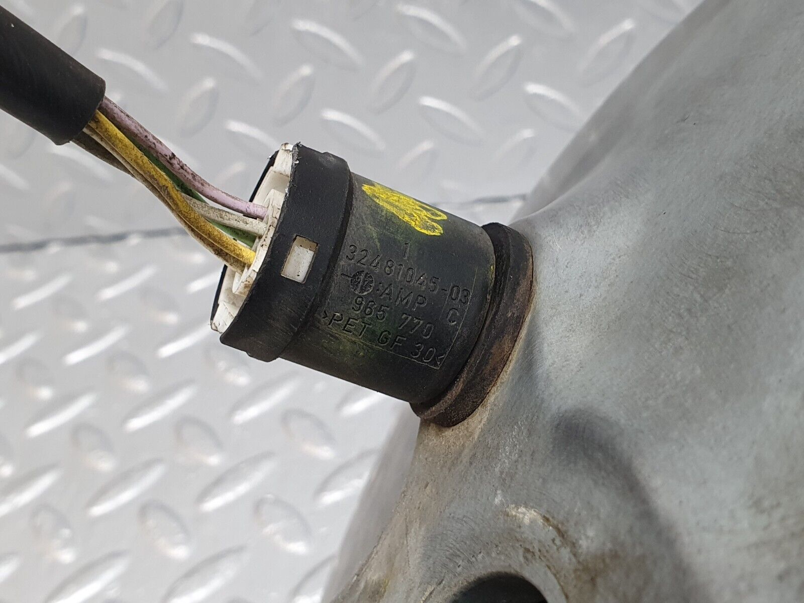 41971 Mercedes-Benz W202 C200 Brake Booster Lucas 0044305830