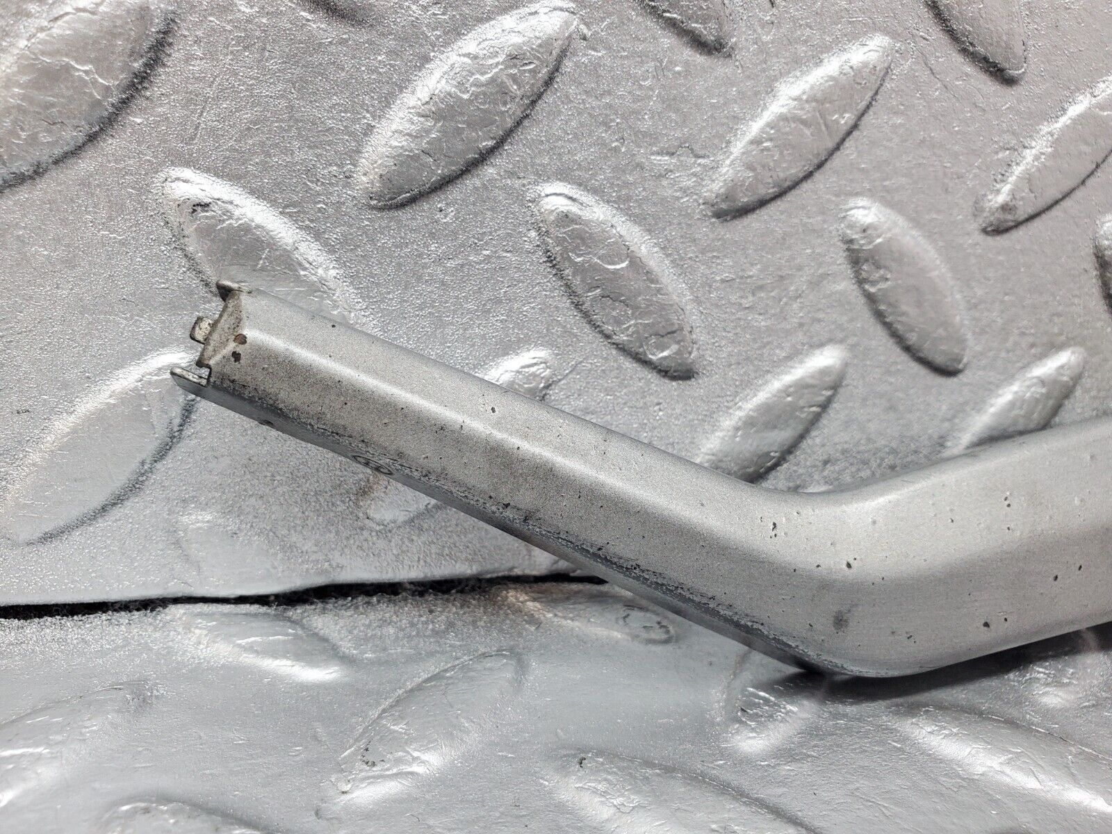 45817 Mercedes-Benz W126 420SE Headlight Wiper Arm Bosch Right Side