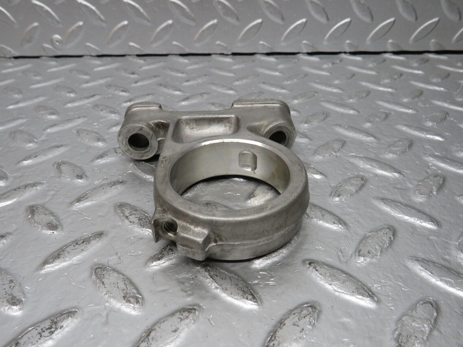 32797 Mercedes-Benz C107 R107 350 V8 Camshaft Tower Bearing 1160512112