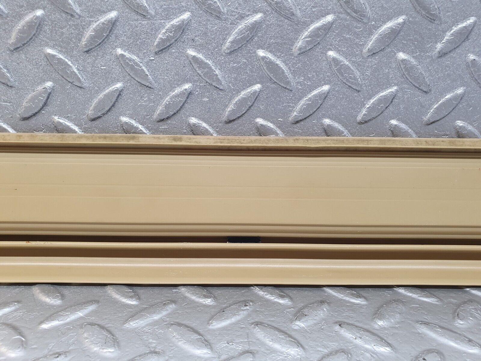 43963 Mercedes-Benz C123 230CE Coupe Left Door Sill Trim Beige
