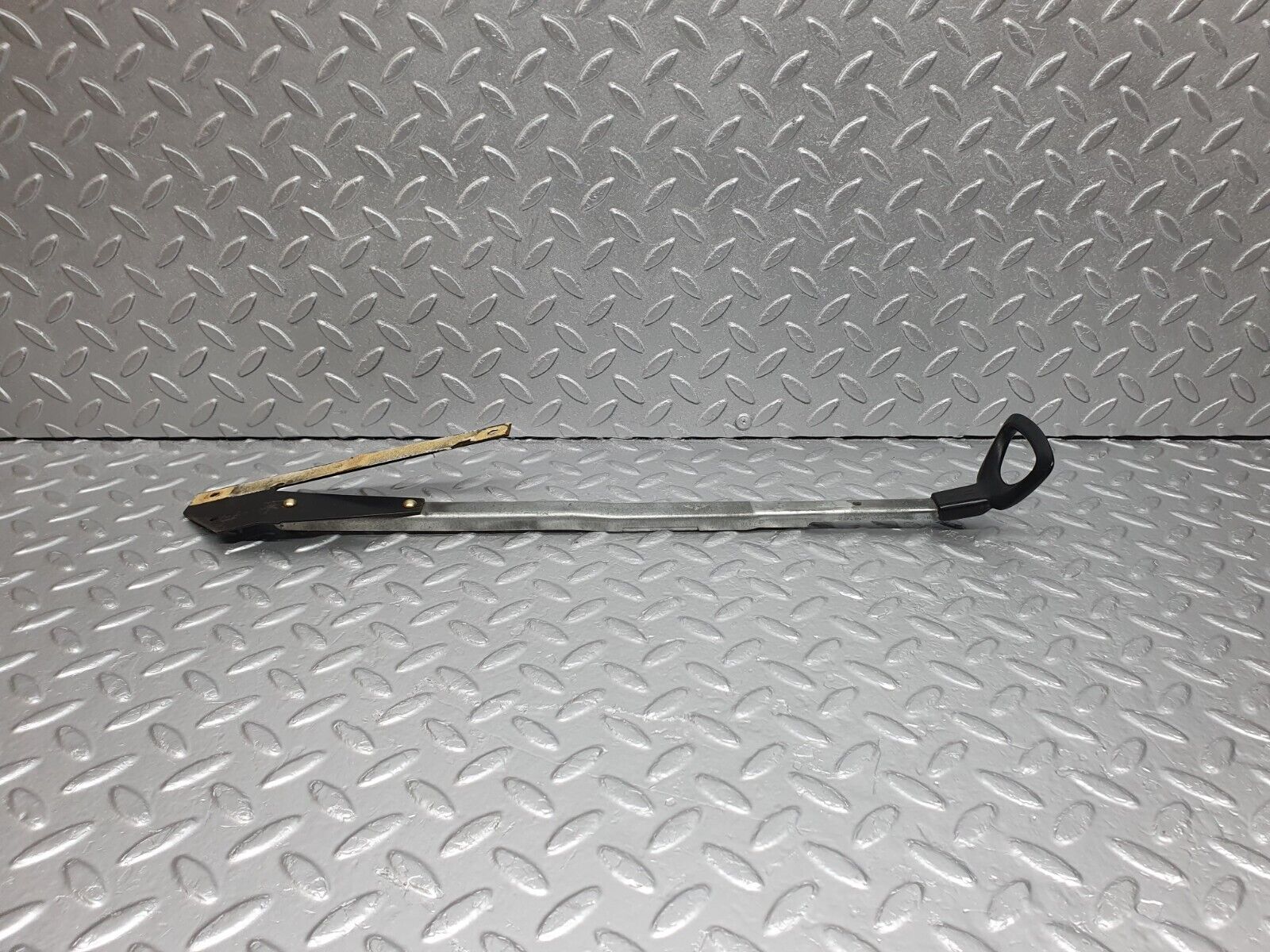 43095 Mercedes-Benz W108 280SE Front Right Seat Side Sliding Adjust Handle