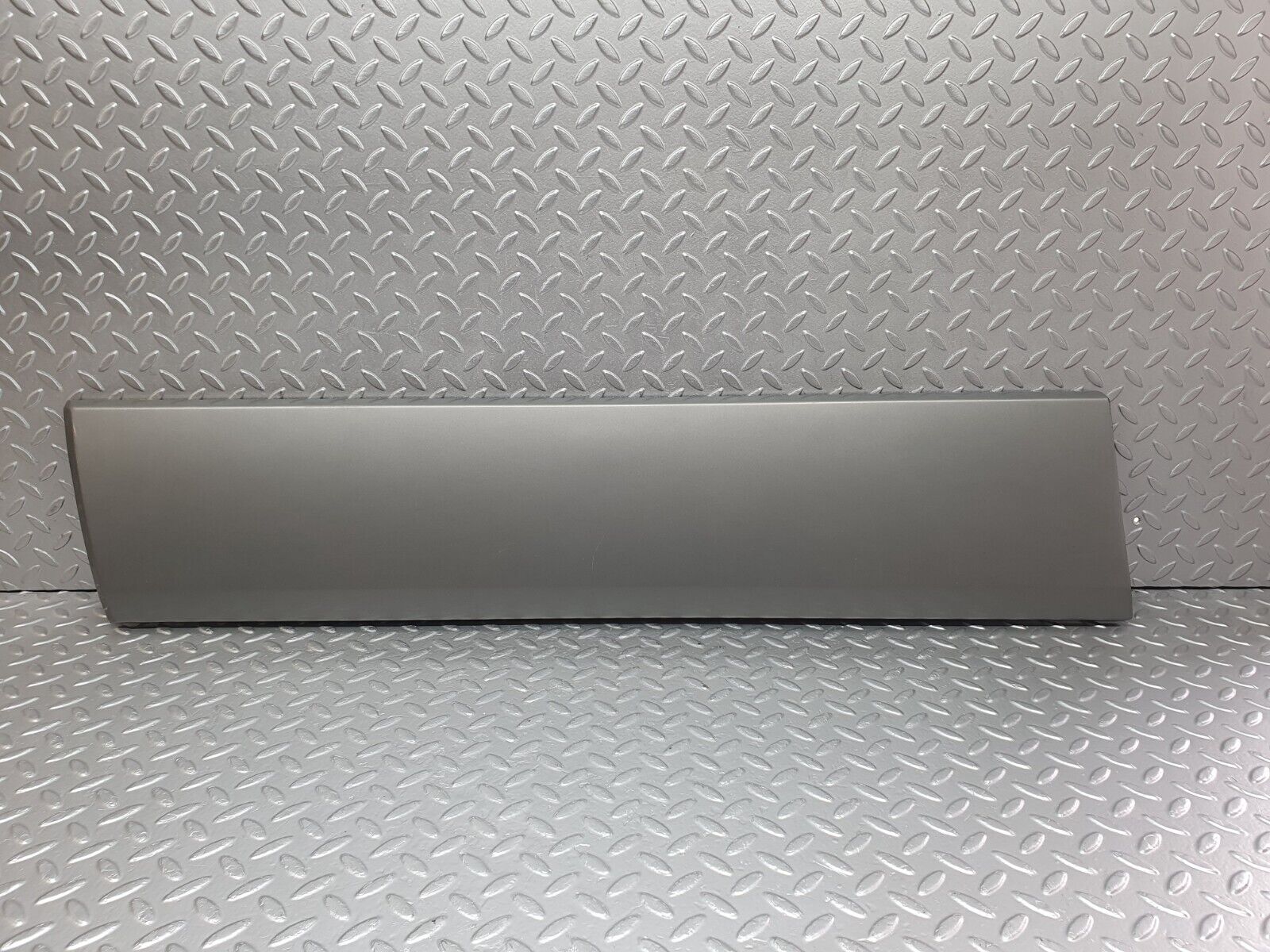 42874 Mercedes-Benz W201 190 2.0L Front Left Door Moulding Trim 2016905540