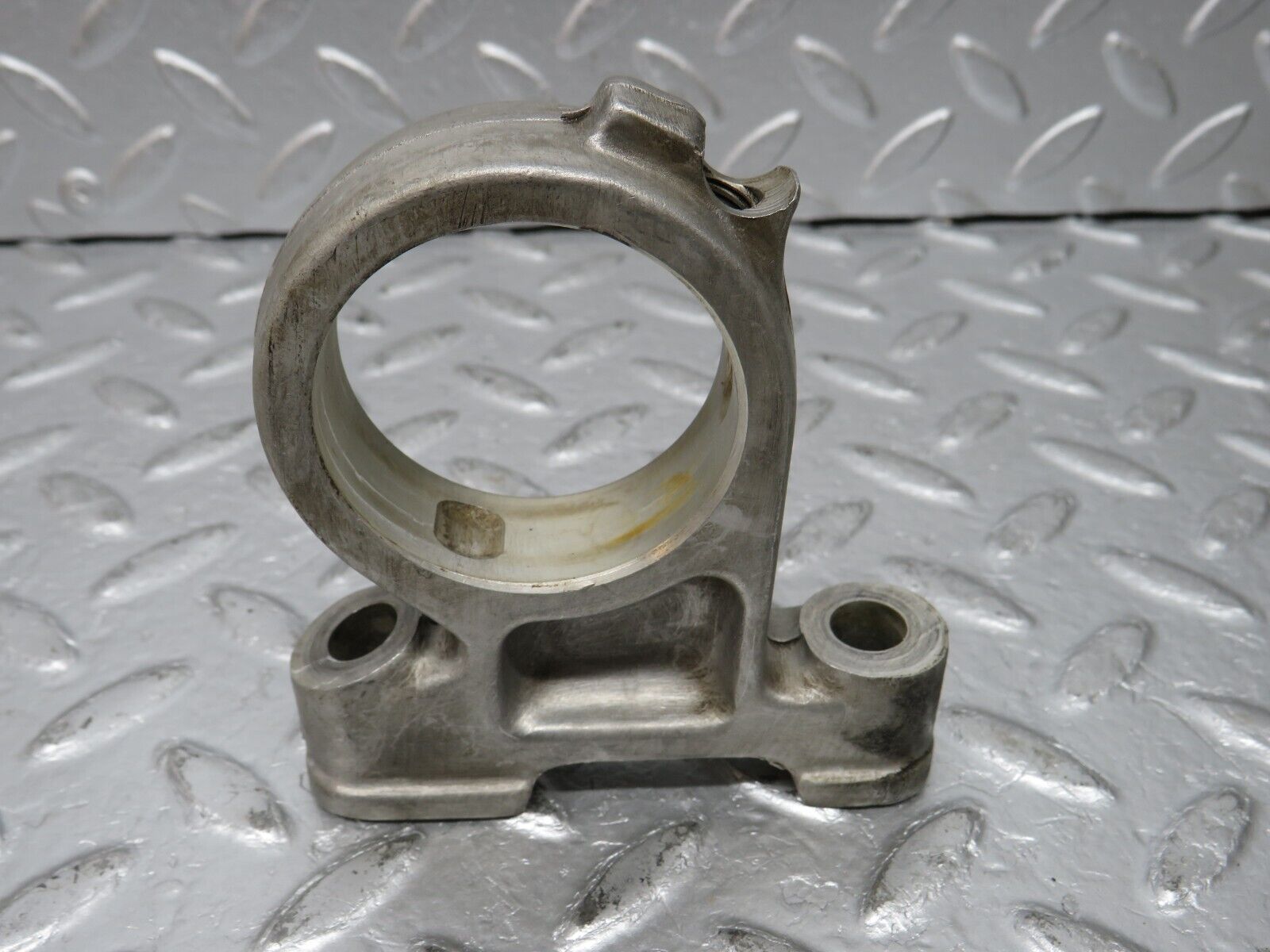 32795 Mercedes-Benz C107 R107 350 V8 Camshaft Tower Bearing 1160512112