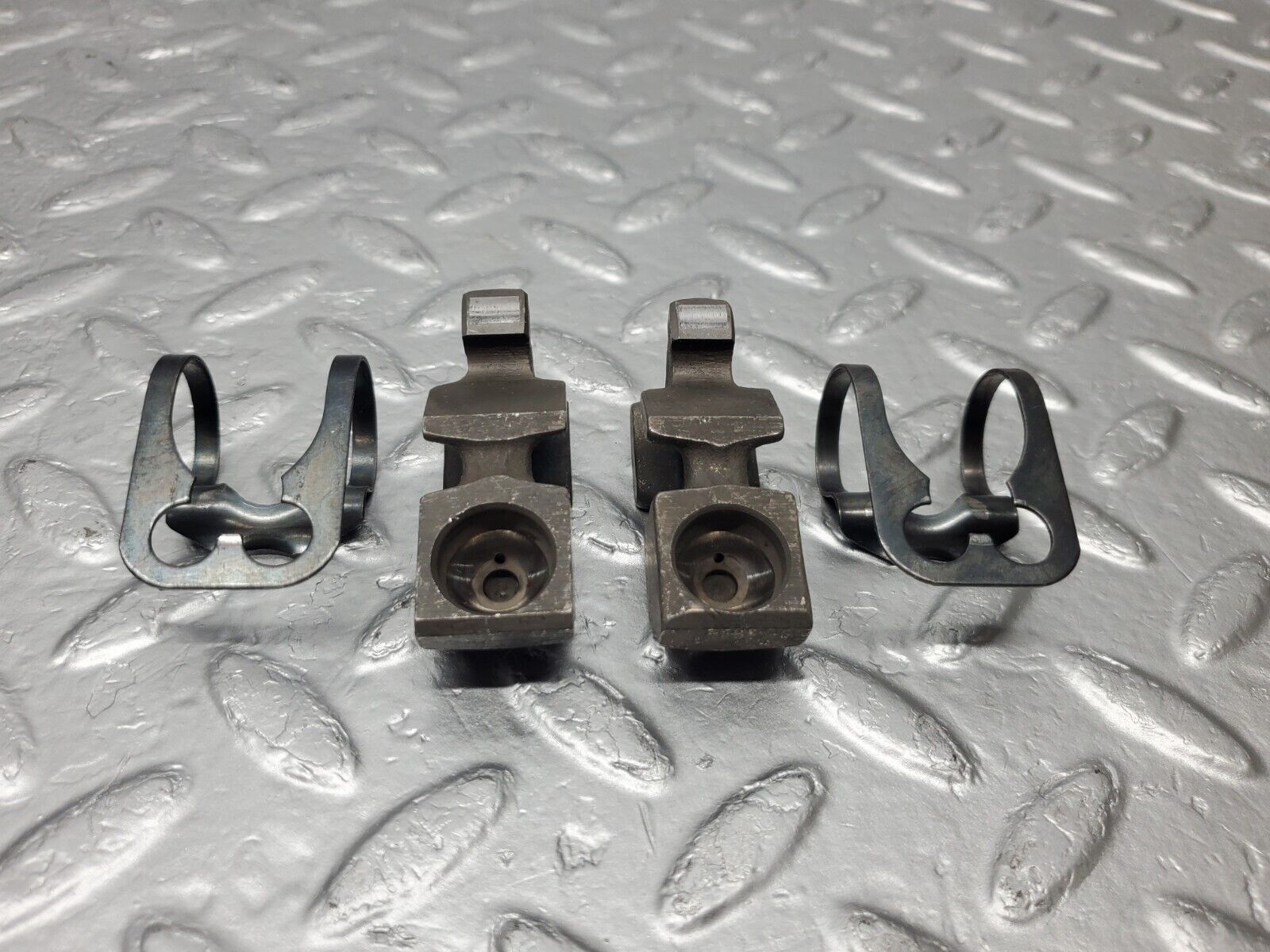 46611 Mercedes-Benz C123 280CE Coupe Valve Rocker Arm With Spring And Tappet