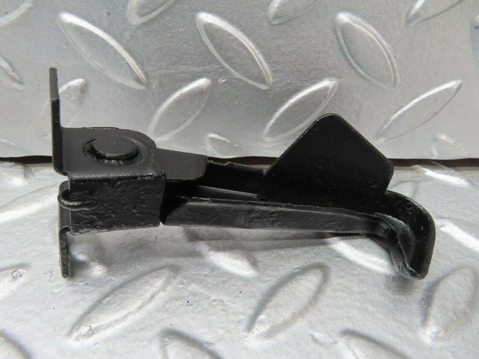 15564 Mercedes-Benz R107 450SL Bonnet Safety Latch