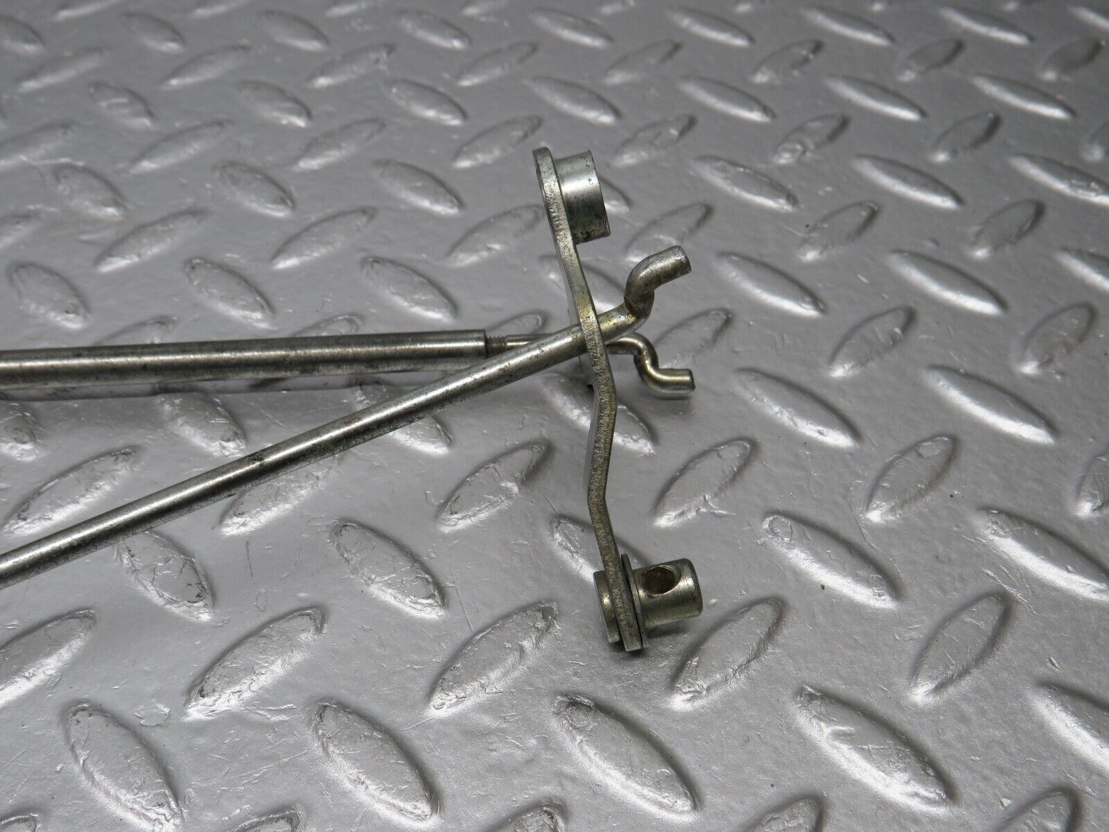 39186 Mercedes-Benz R107 500SL Accelerator Linkage