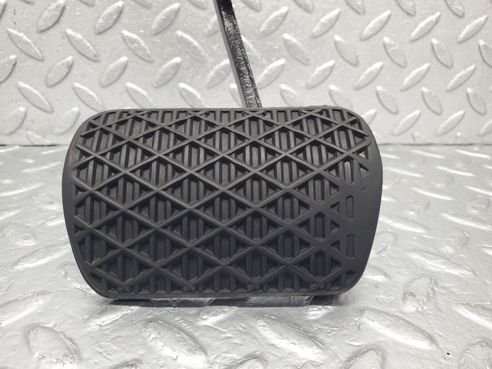 46563 Mercedes-Benz C123 280CE Coupe Brake Pedal With Rubber 1232910082