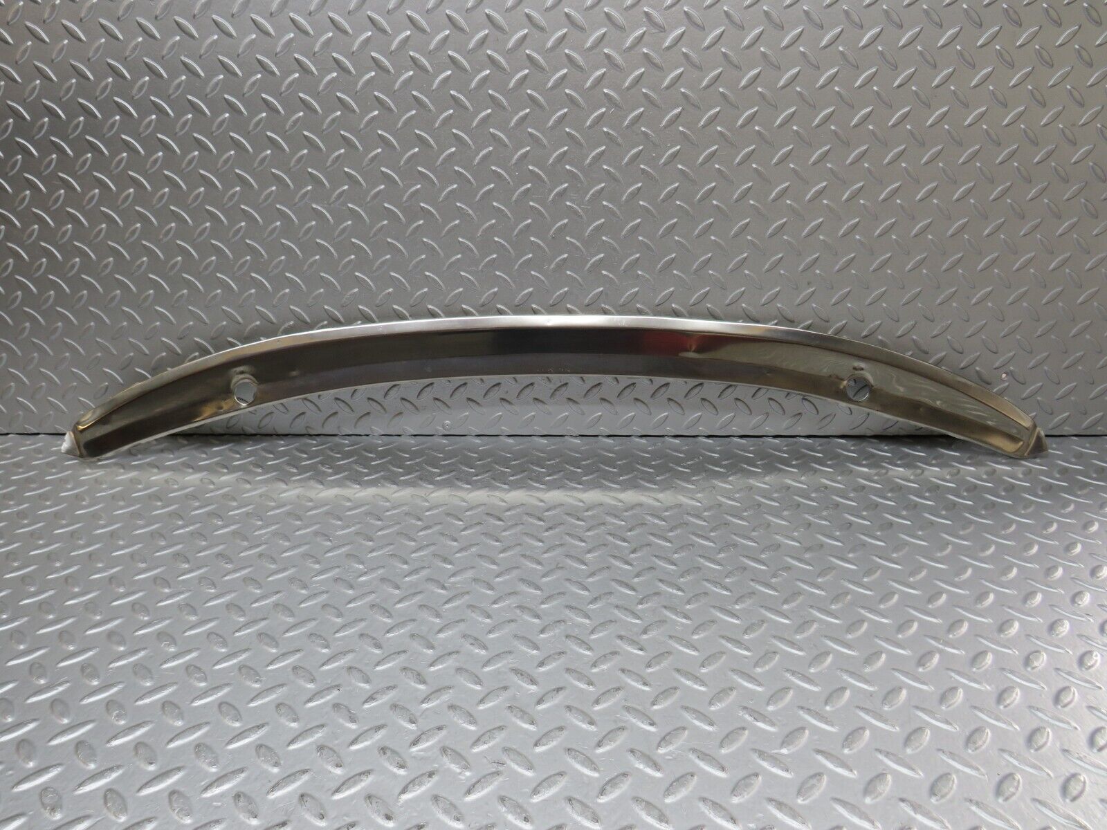 35625 Mercedes-Benz R107 280SL Windscreen Top Chrome Trim