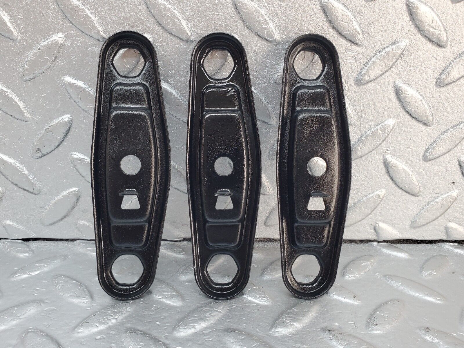 45402 Mercedes-Benz 280E M110.983 Fuel Injector Bracket 3x