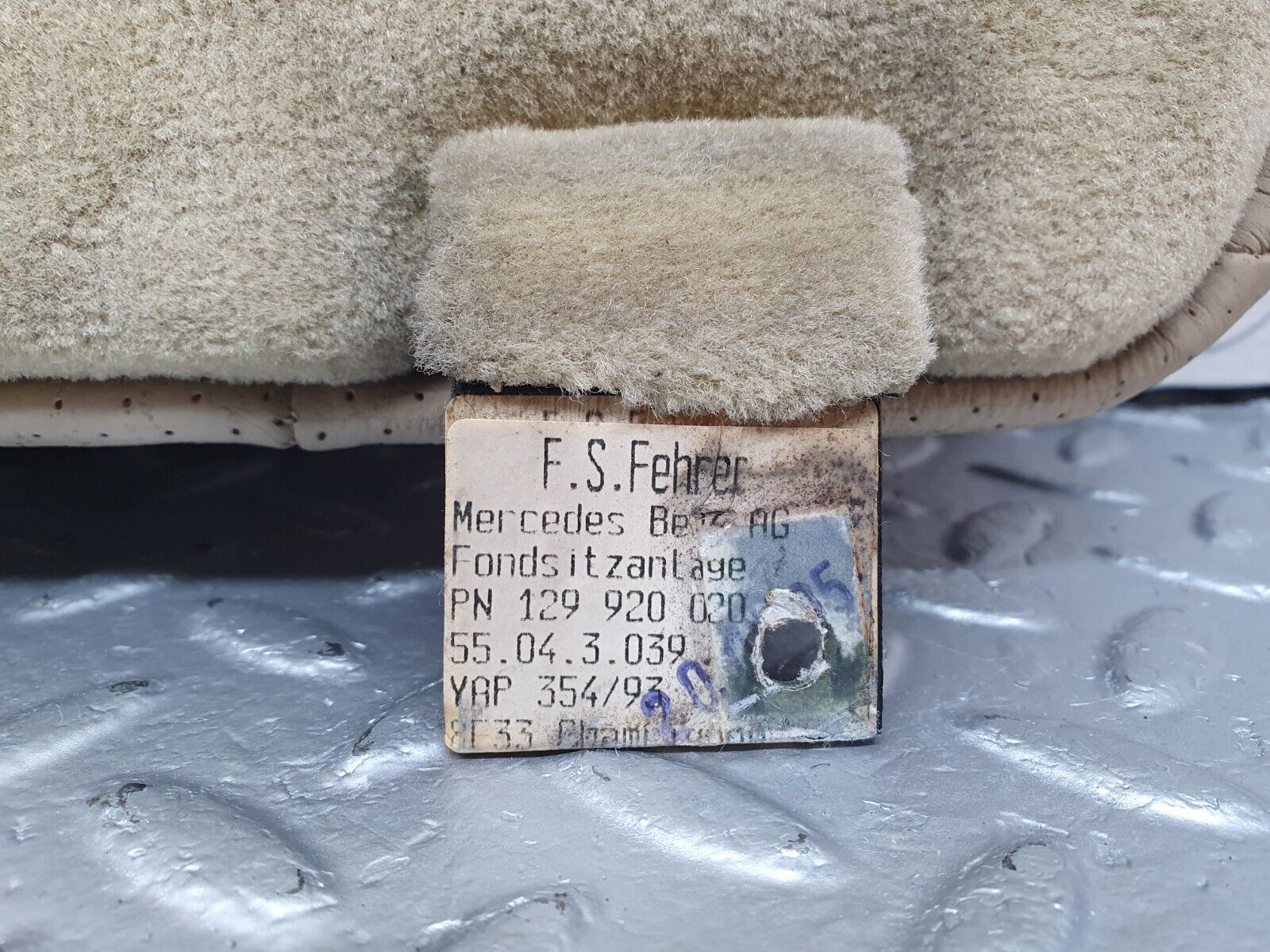 42418 Mercedes-Benz R129 320SL Coupe Rear Seat Beige Leather 1299220101 129920020