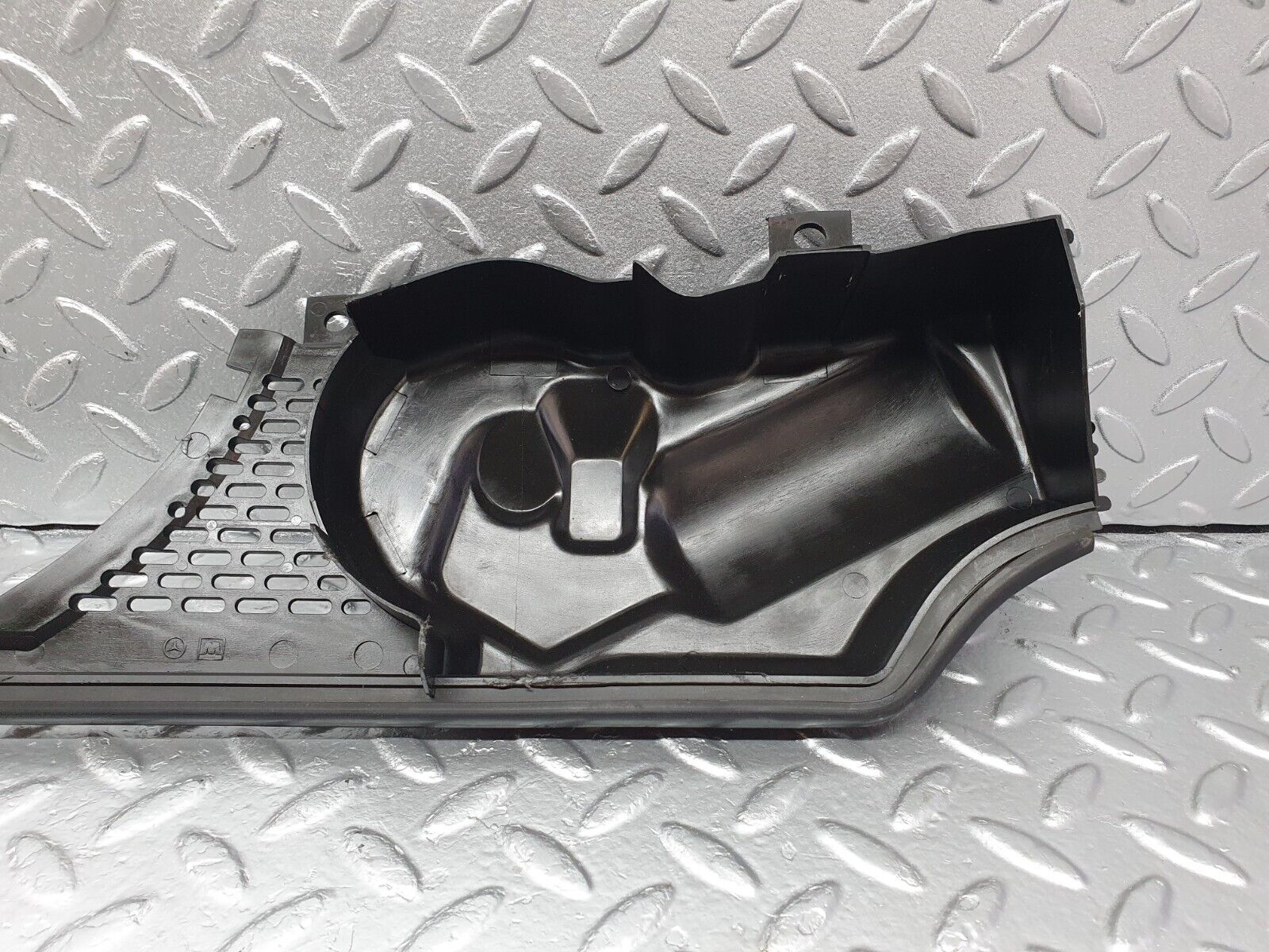 42589 Mercedes-Benz R129 320SL Coupe Windscreen Wiper Motor Cover Panel