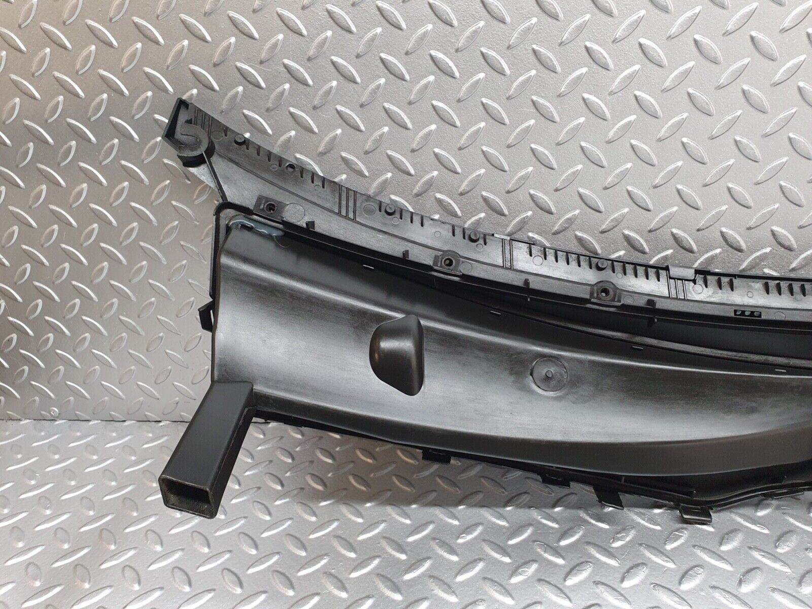 42002 Mercedes-Benz W202 C200 Water Drain 2028300413 2028300613