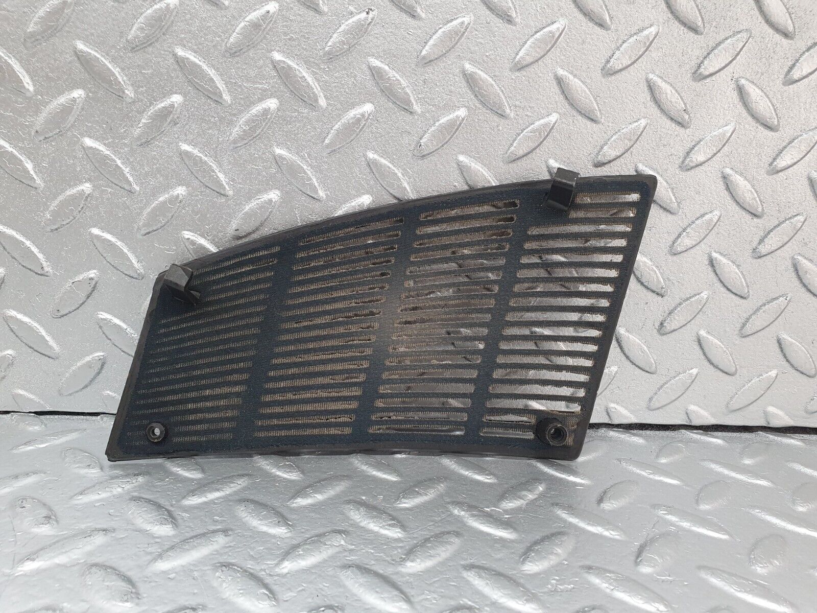 43675 Mercedes-Benz C126 380SEC Coupe Dashboard Speaker Cover Right Side