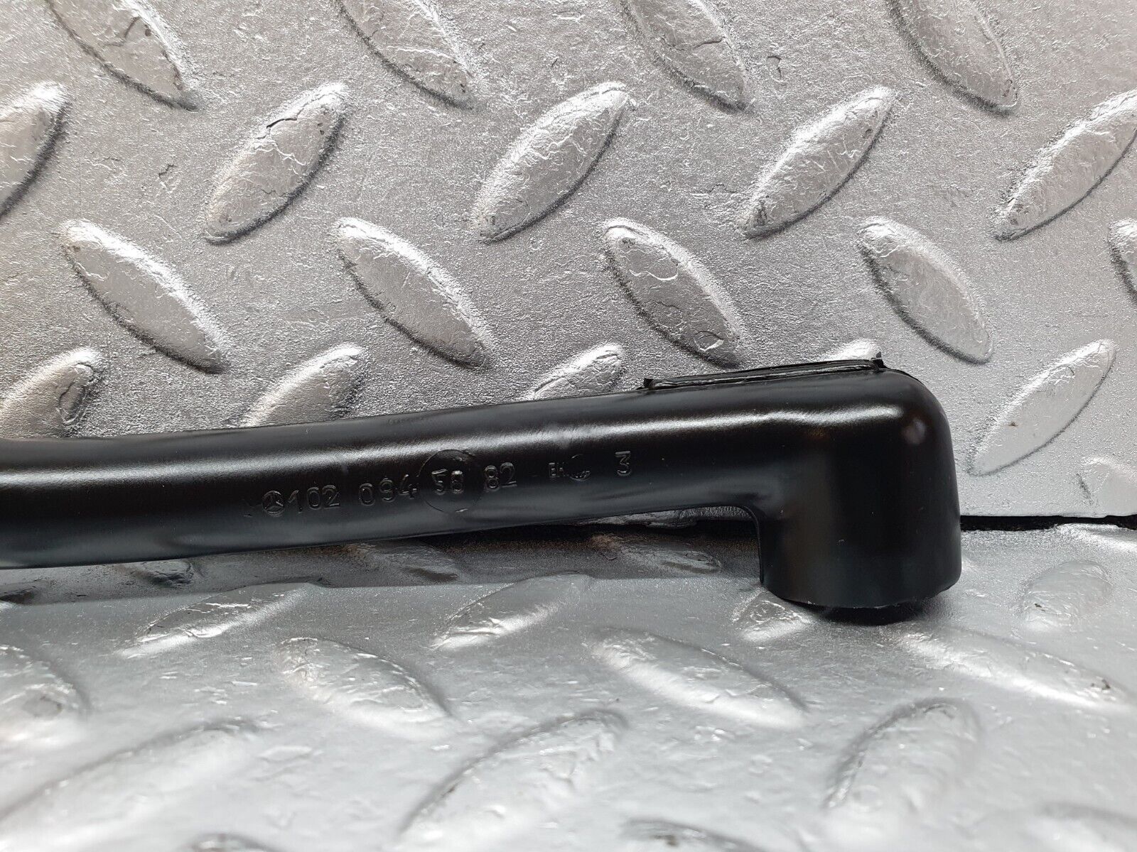 43958 Mercedes-Benz C123 230CE Coupe Air Intake Pipe 1020945882