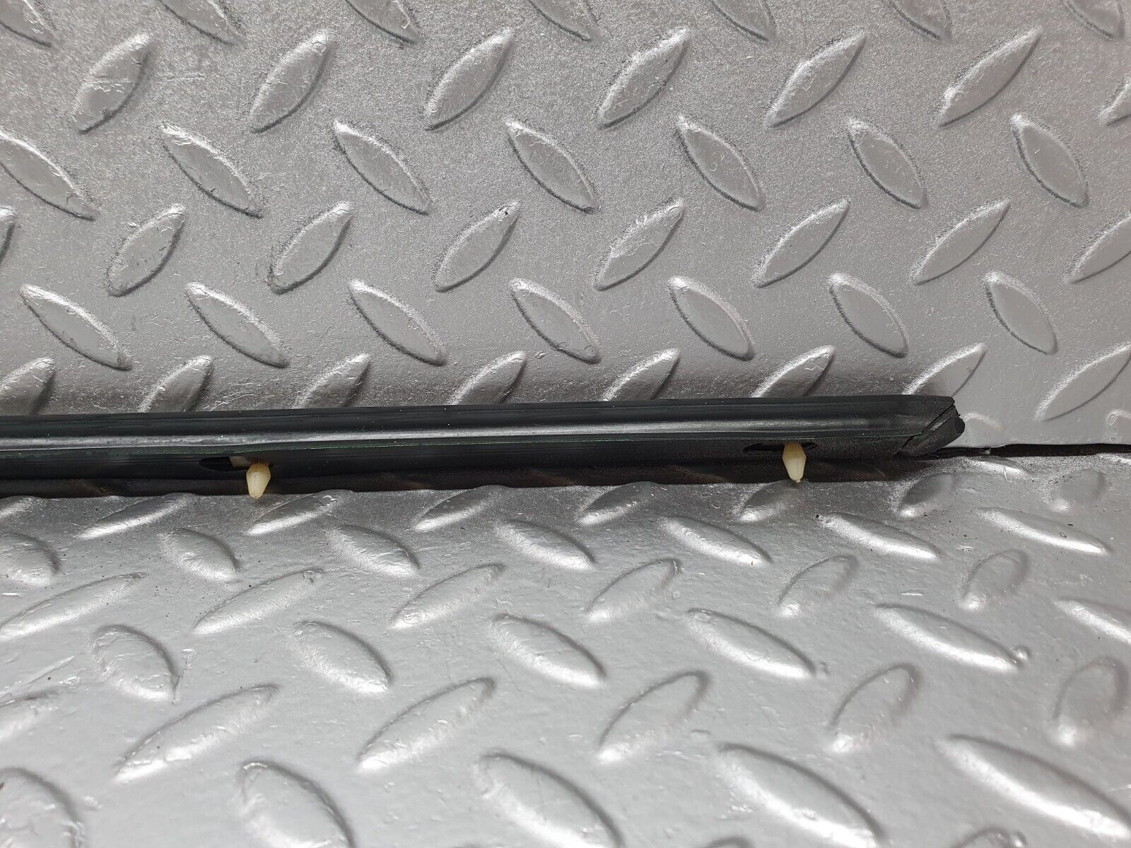 43456 Mercedes-Benz W108 280SE Front Left Door Centre Moulding Trim