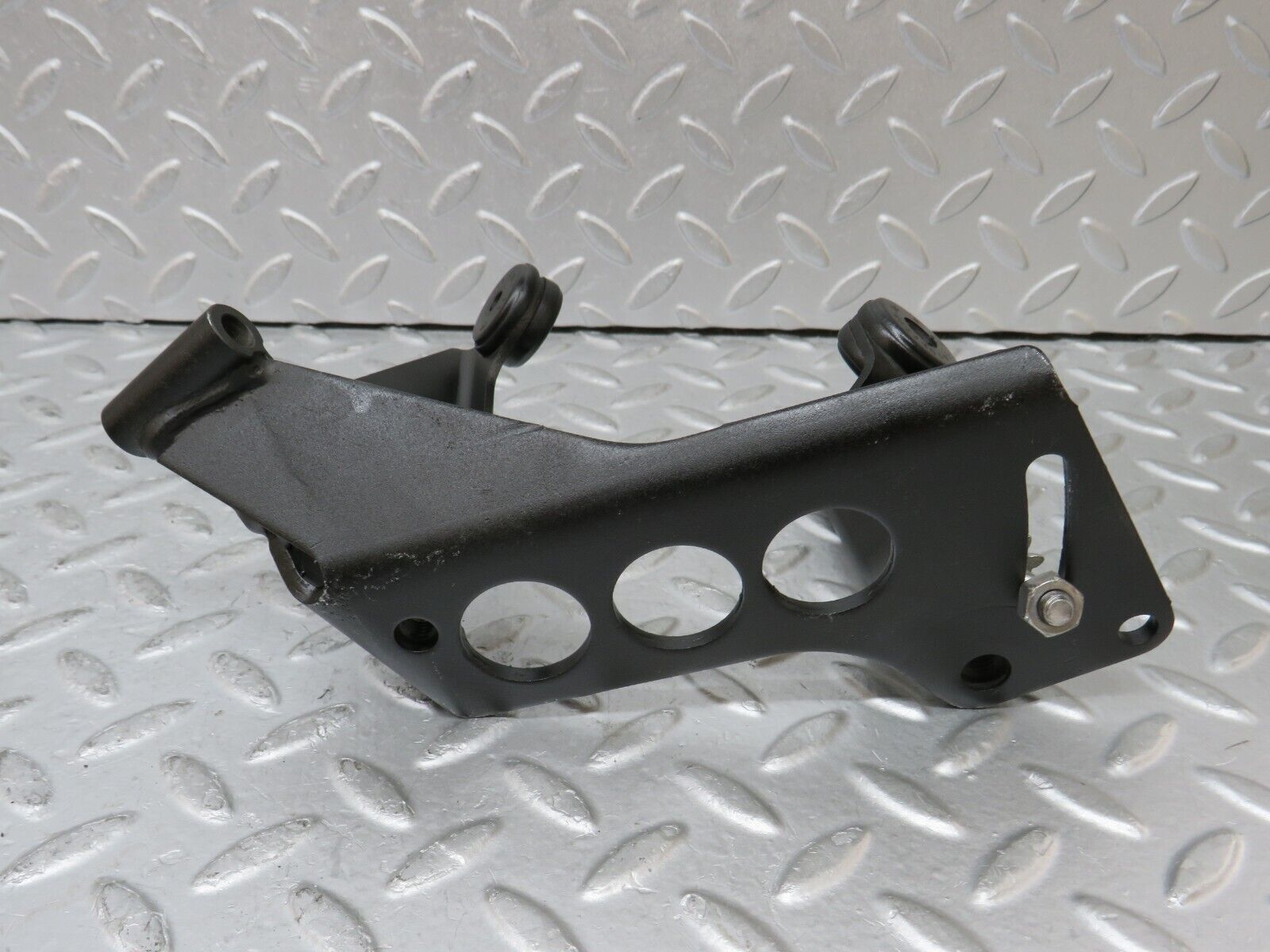 35495 Mercedes-Benz R107 280SL Power Steering Pump Bracket