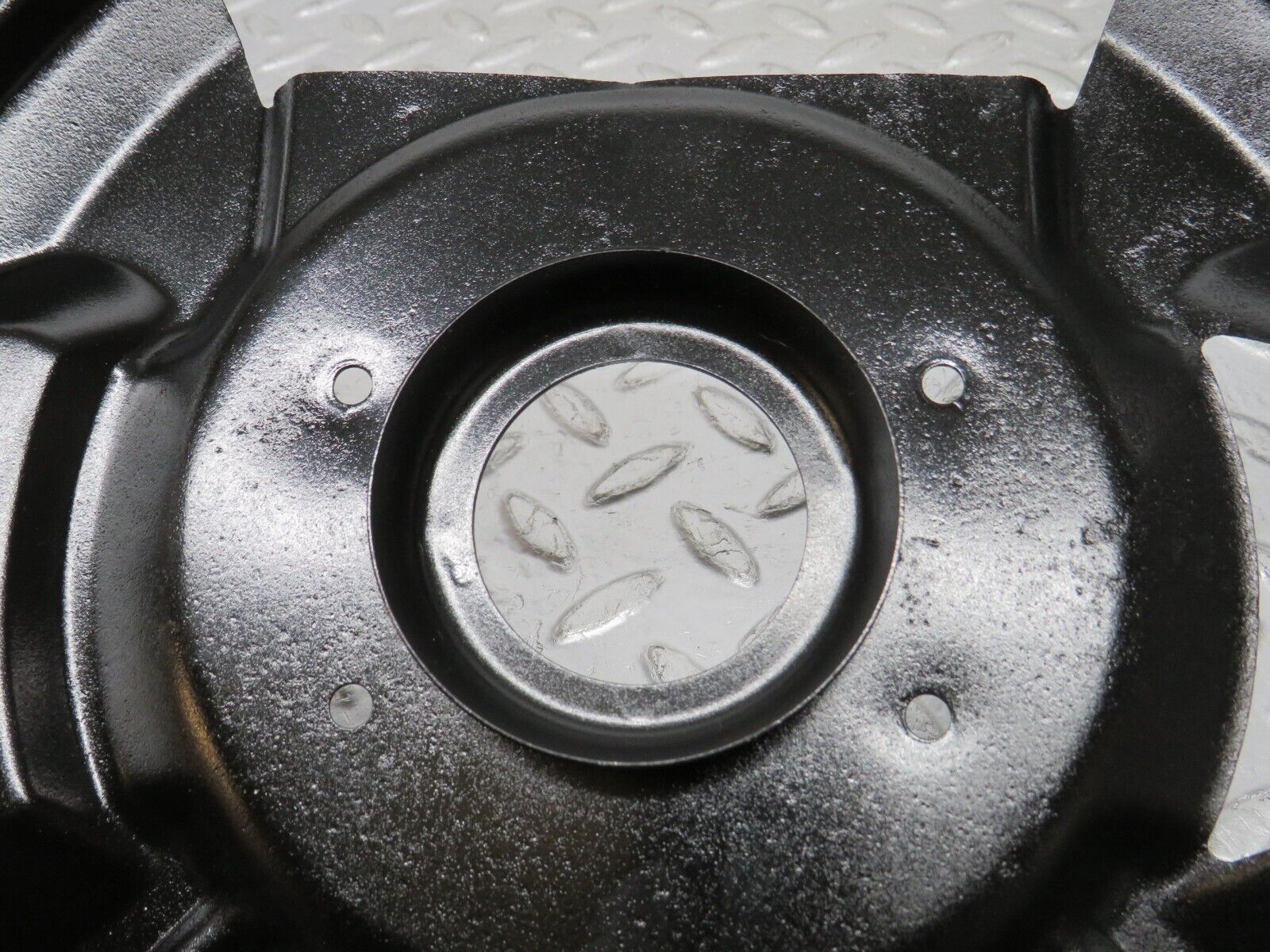 33010 Mercedes-Benz C107 R107 350 V8 Front Right Brake Disc Protection Plate