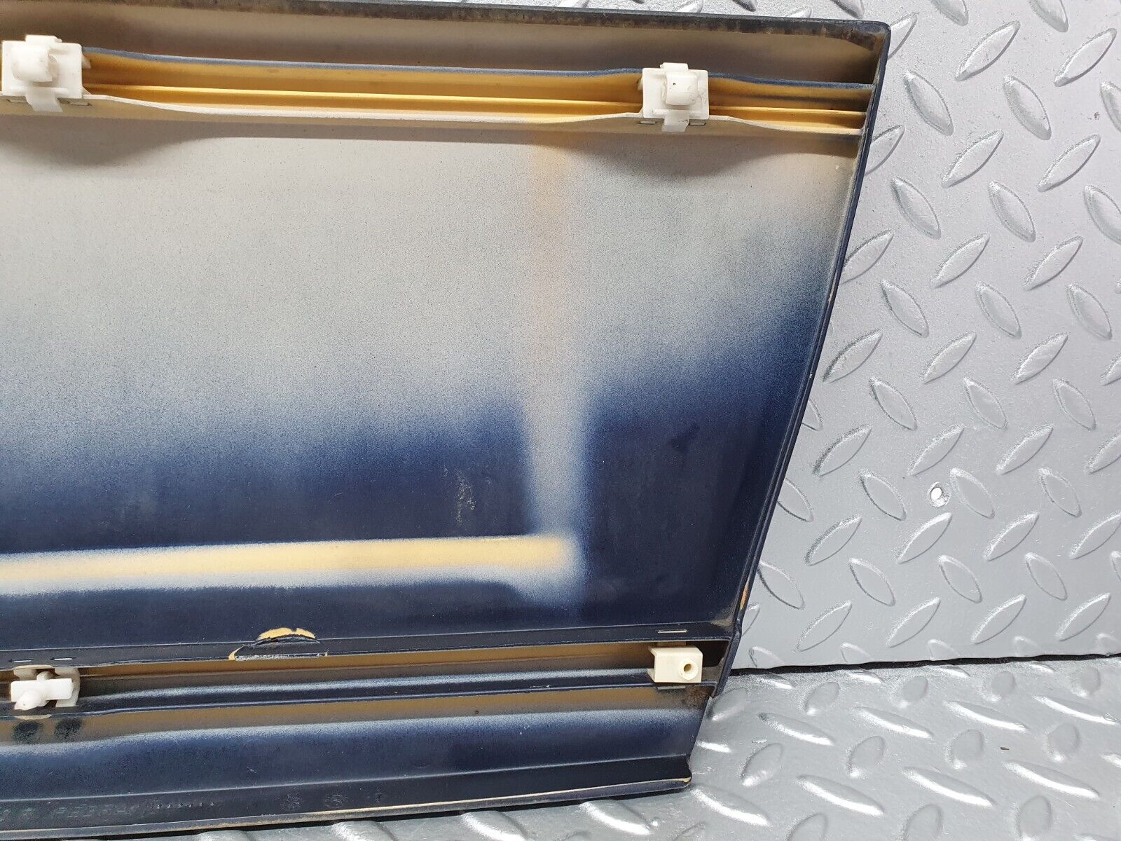 42177 Mercedes-Benz R129 320SL Coupe Right Door Lower Moulding Trim 1296900440