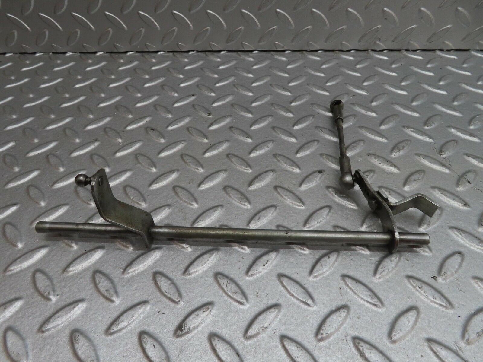 13806 Mercedes-Benz R107 450SL Accelerator Pedal Linkage