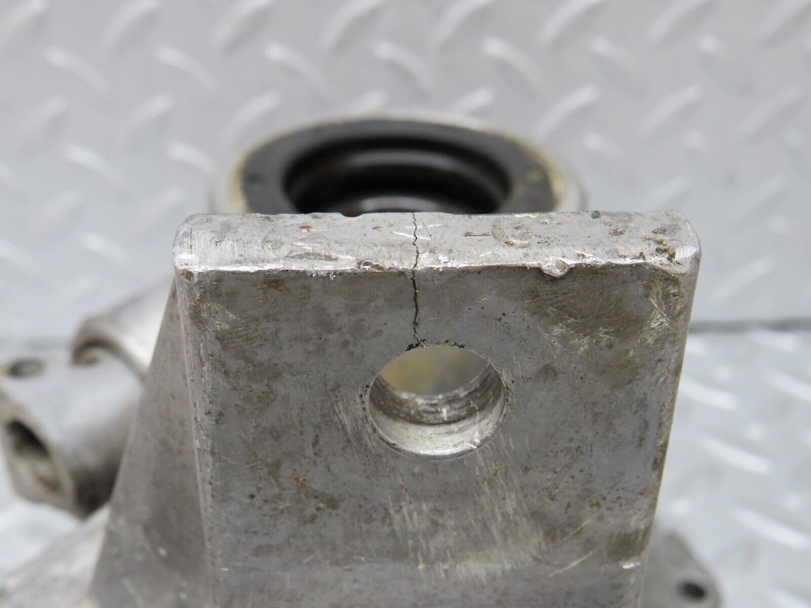 36428 Mercedes-Benz R107 450SL Automatic Gearbox Rear Housing 1152705811