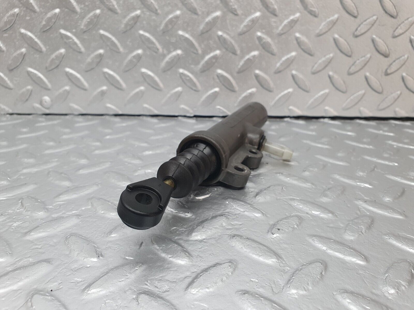 42832 Mercedes-Benz W201 190 2.0L Clutch Master Cylinder 5432 Fag G471 2022900112