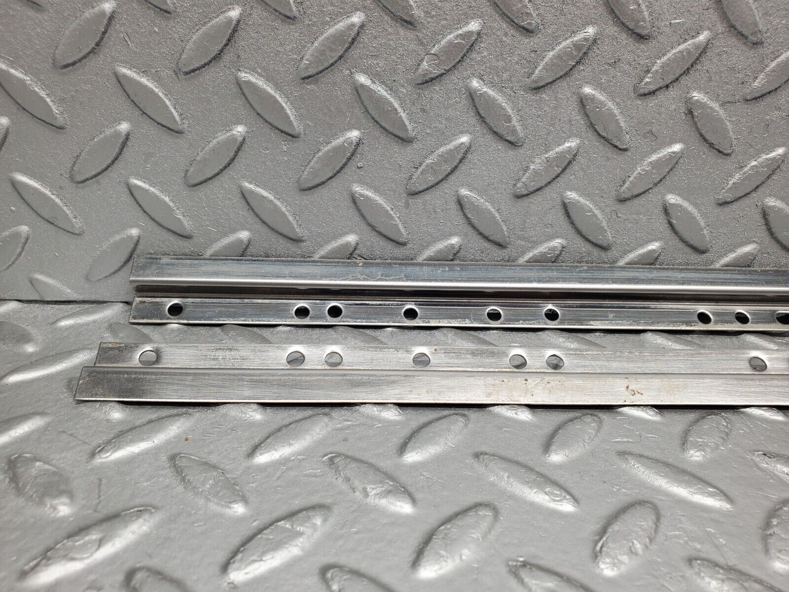 46677 Mercedes-Benz C123 280CE Coupe Sunroof Chrome Trim