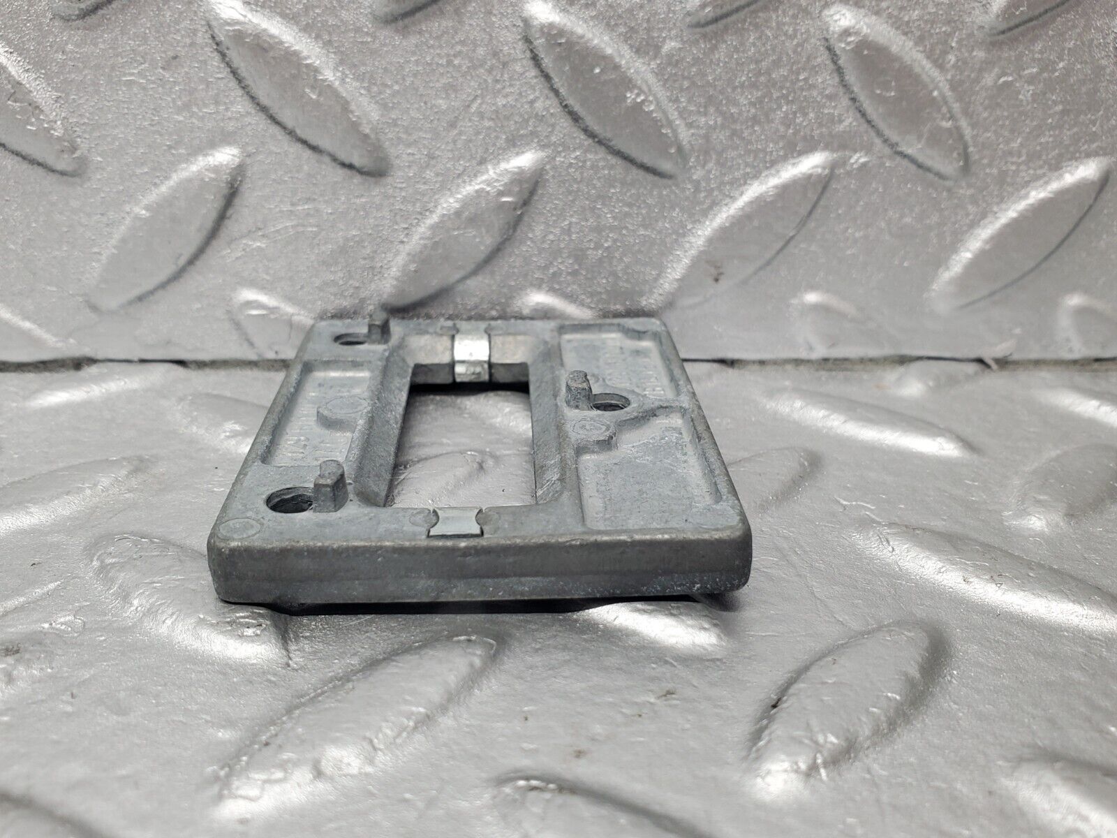 46780 Mercedes-Benz R129 320SL Coupe Rear View Mirror Bracket 1298110111 1298100011