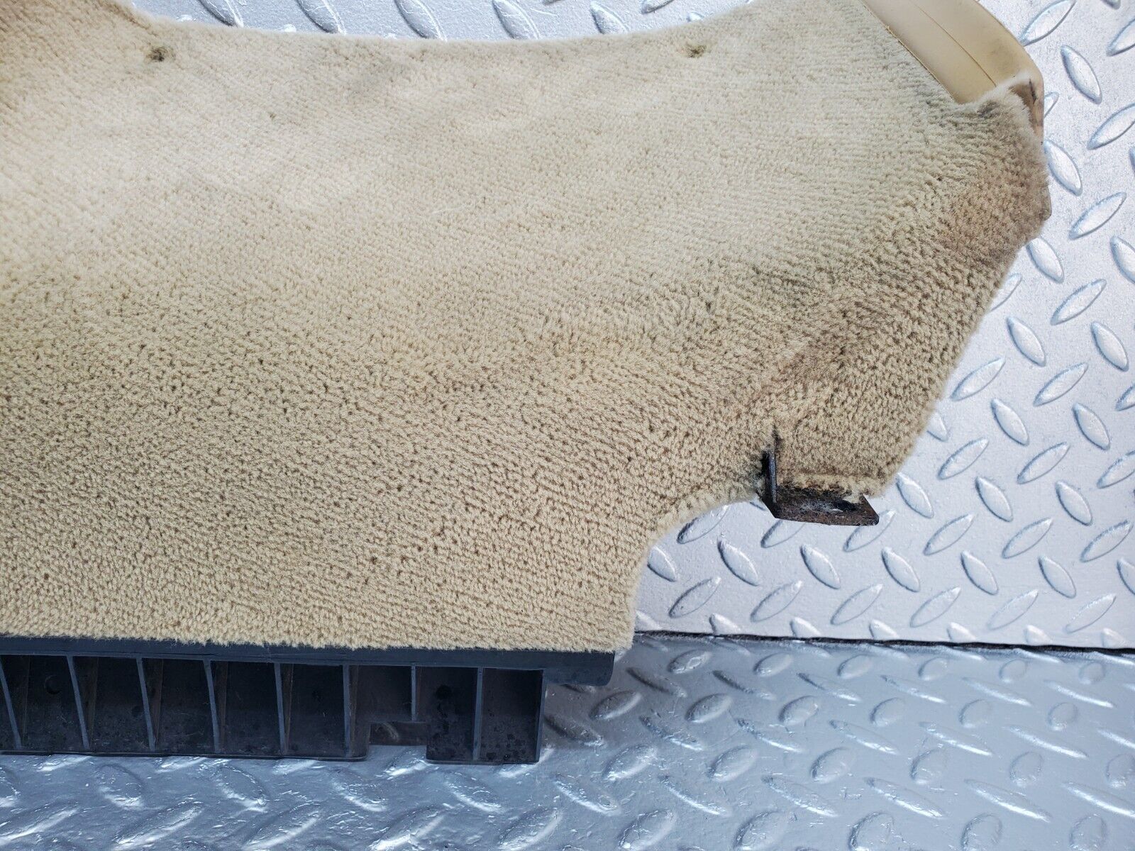 45691 Mercedes-Benz W126 420SE Under Dash Panel Right Beige 1268305244 1268307044