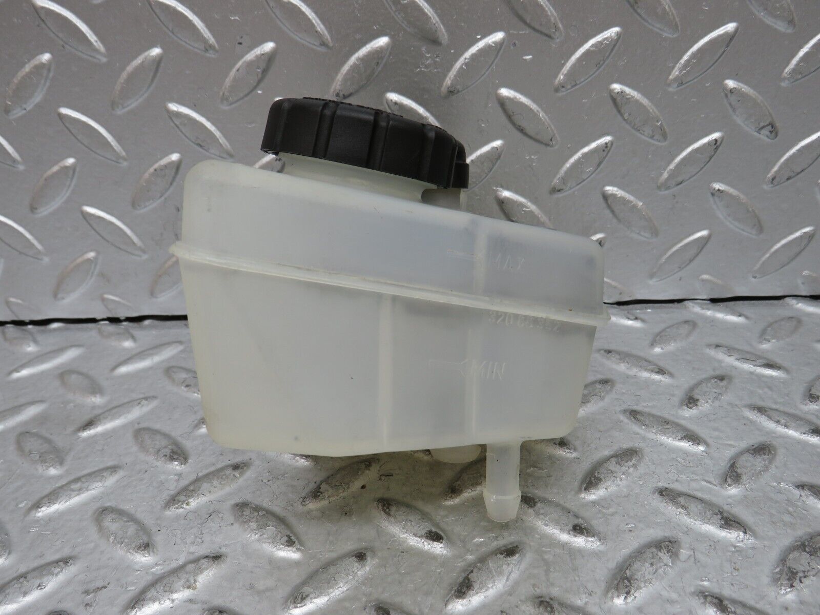 29095 Mercedes-Benz C124 320CE Coupe Brake Fluid Reservoir Tank Girling