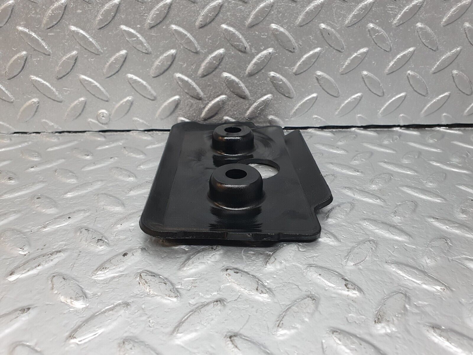 42581 Mercedes-Benz R129 320SL Coupe Front Stabilizer Struts Cover Plate