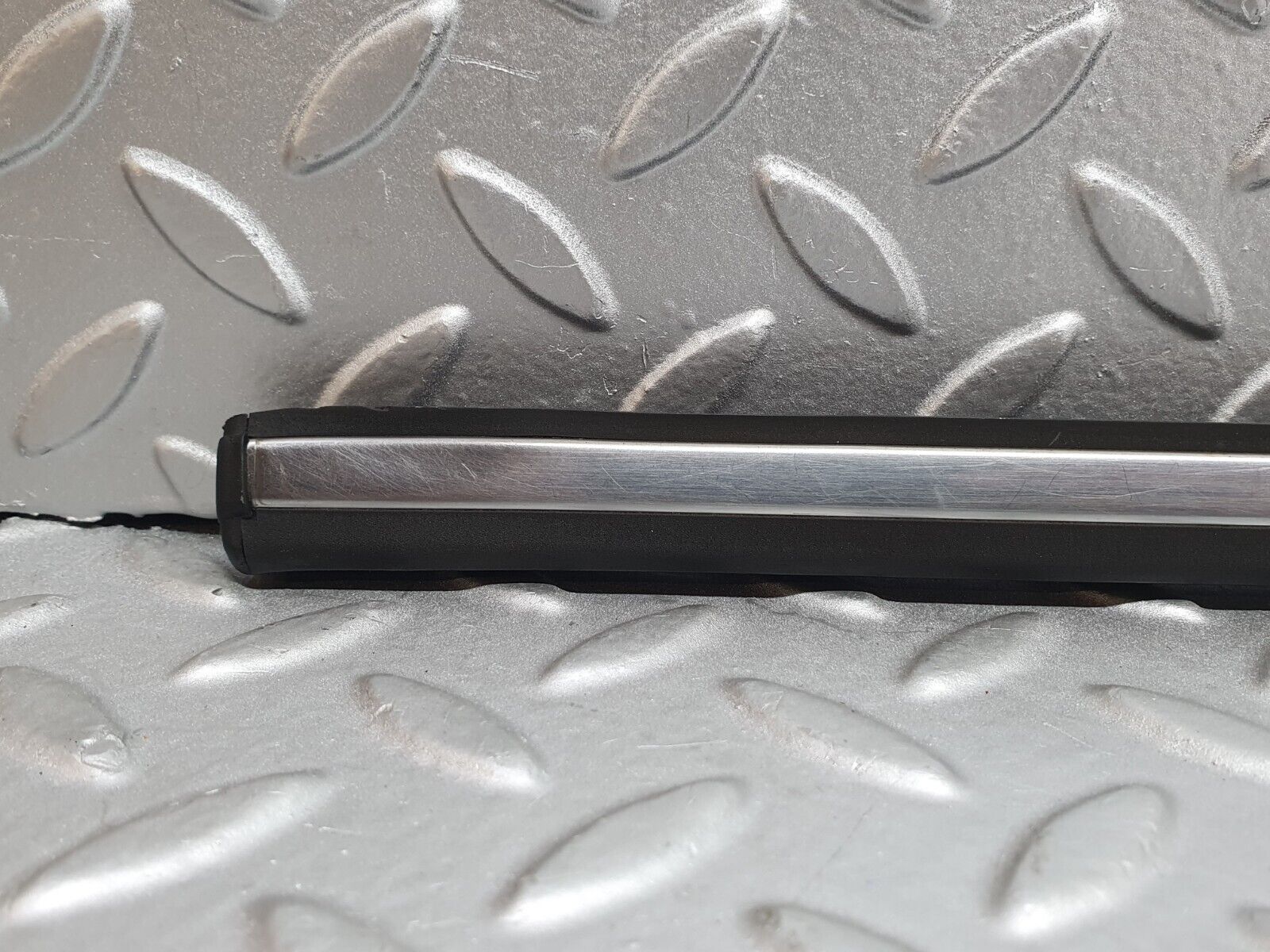 43989 Mercedes-Benz C123 230CE Coupe Right Door Centre Moulding Trim