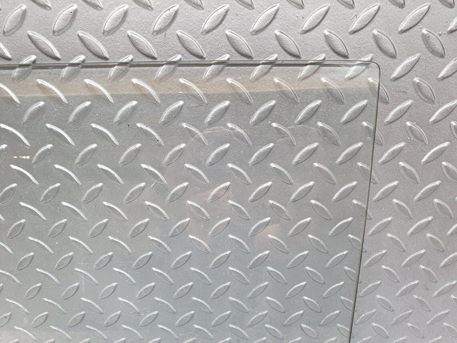 43219 Mercedes-Benz W108 280SE Front Left Door Window Glass