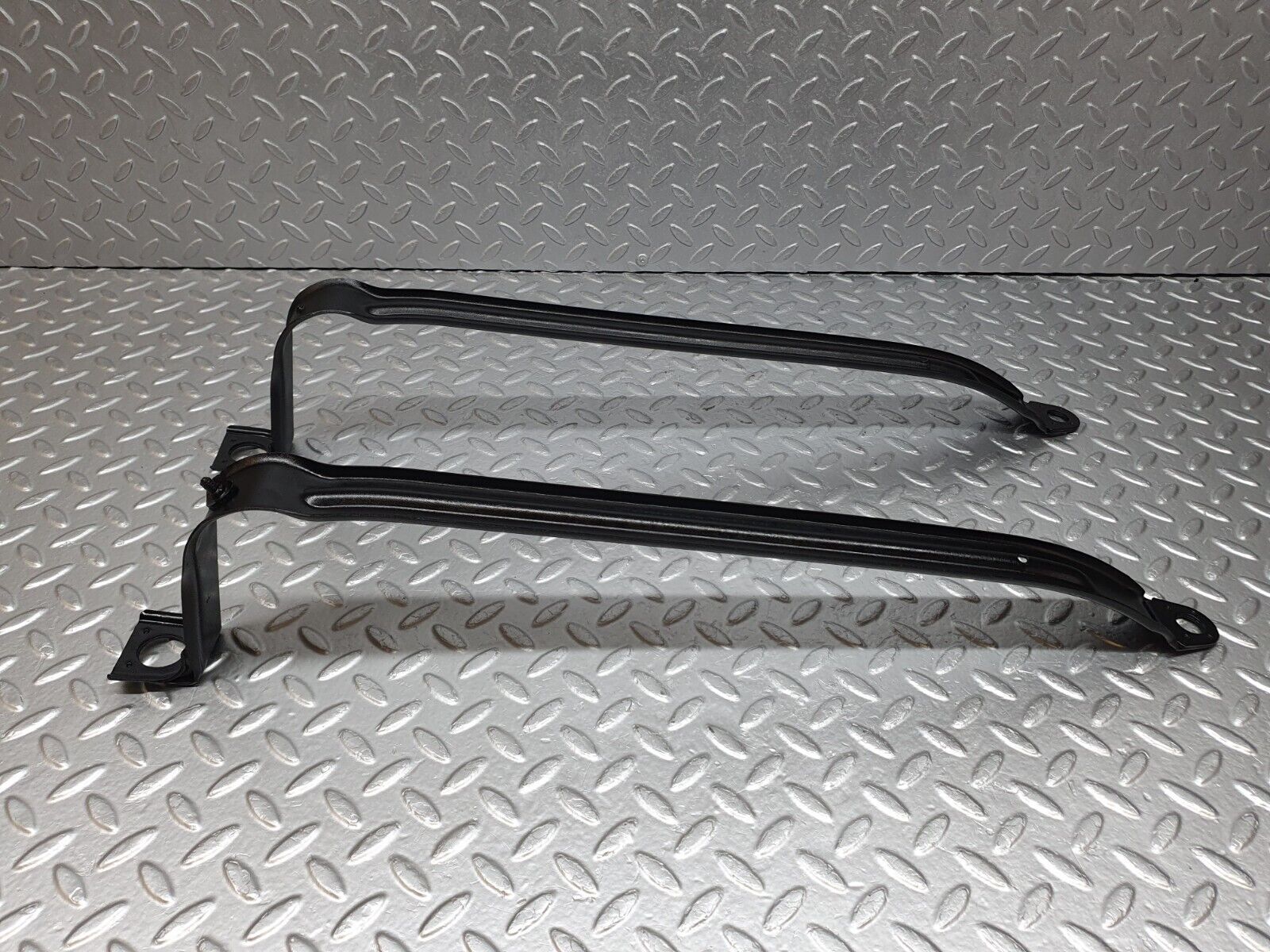 41973 Mercedes-Benz W202 C200 Fuel Tank Strap Bracket 2024701040