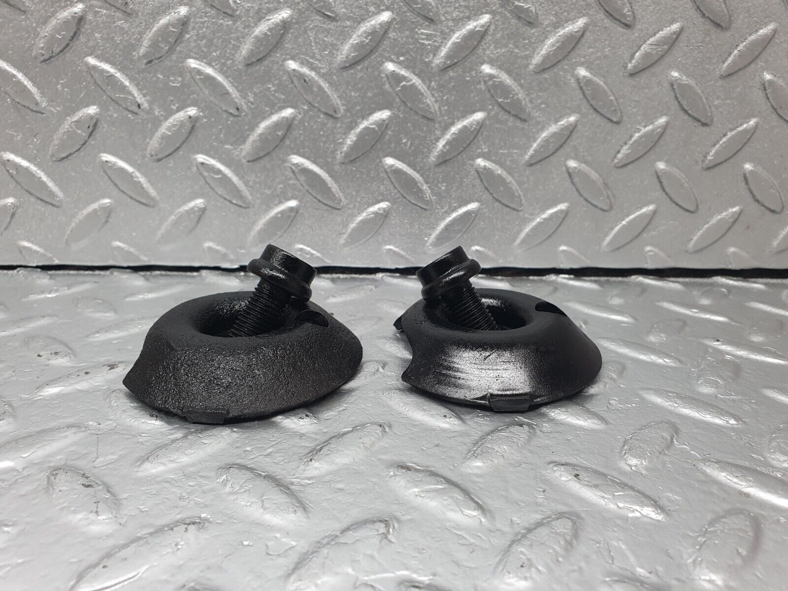 42598 Mercedes-Benz R129 320SL Coupe Rear Suspension Anti Roll Bar Bolt 2x