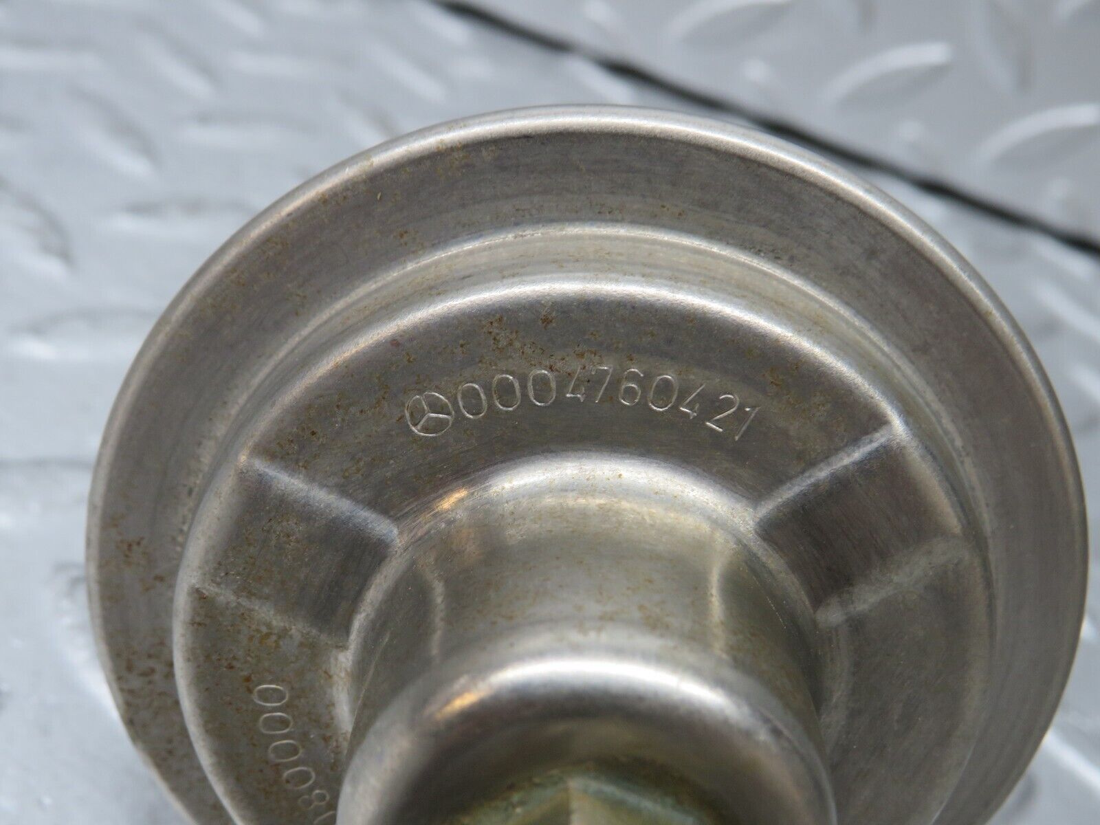 35347 Mercedes-Benz R107 280SL Fuel Pressure Regulator Bosch 0004760421