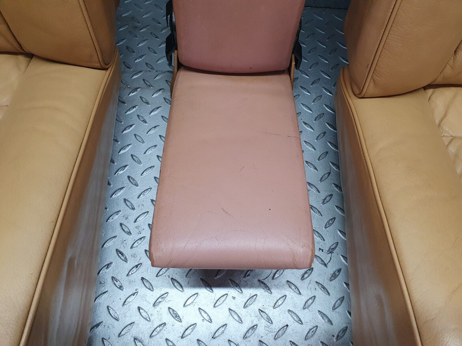 43843 Mercedes-Benz C126 380SEC Coupe Rear Seat Set Leather 1269201416