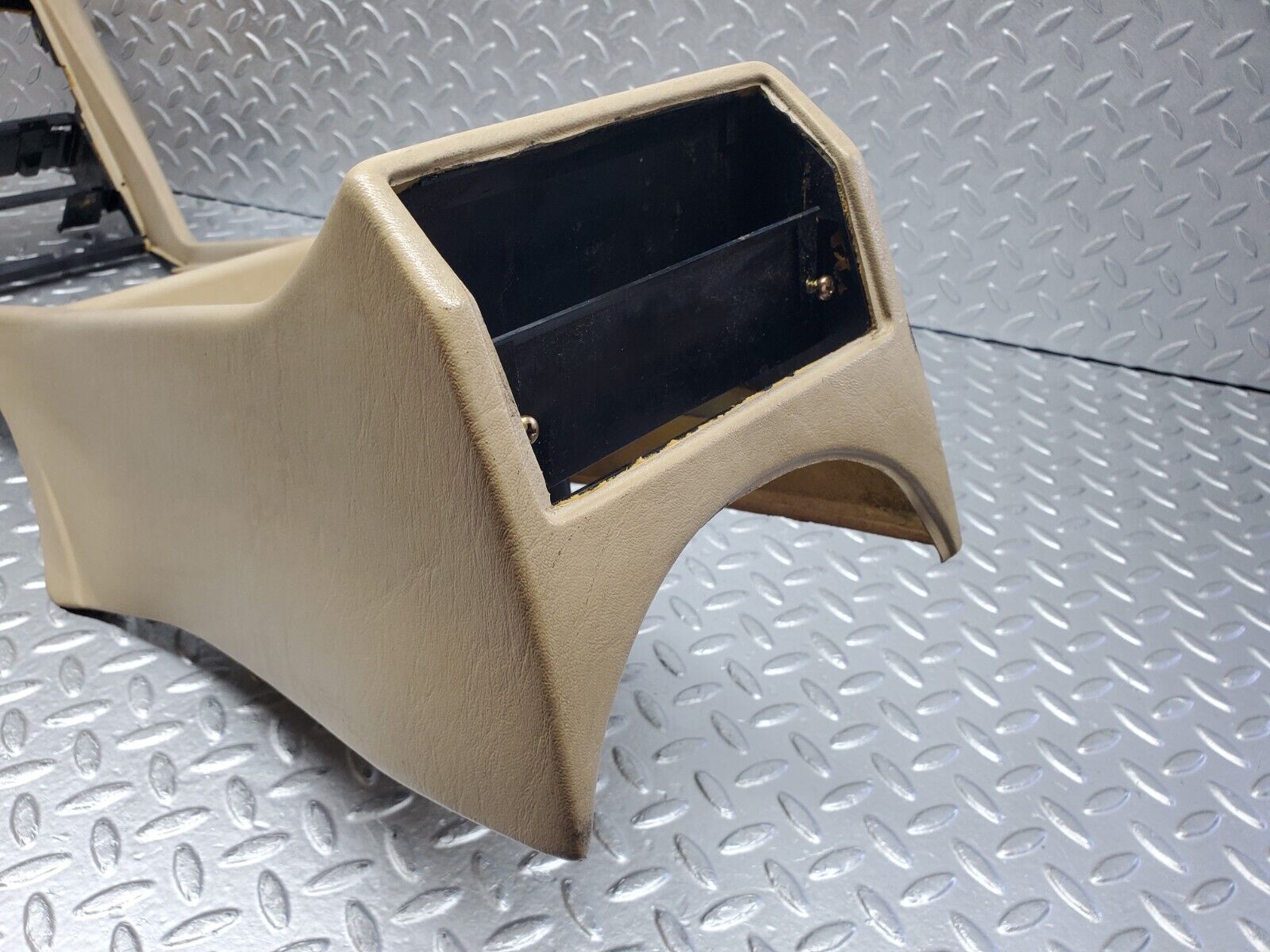 45767 Mercedes-Benz W126 420SE Centre Console Beige 1266830325