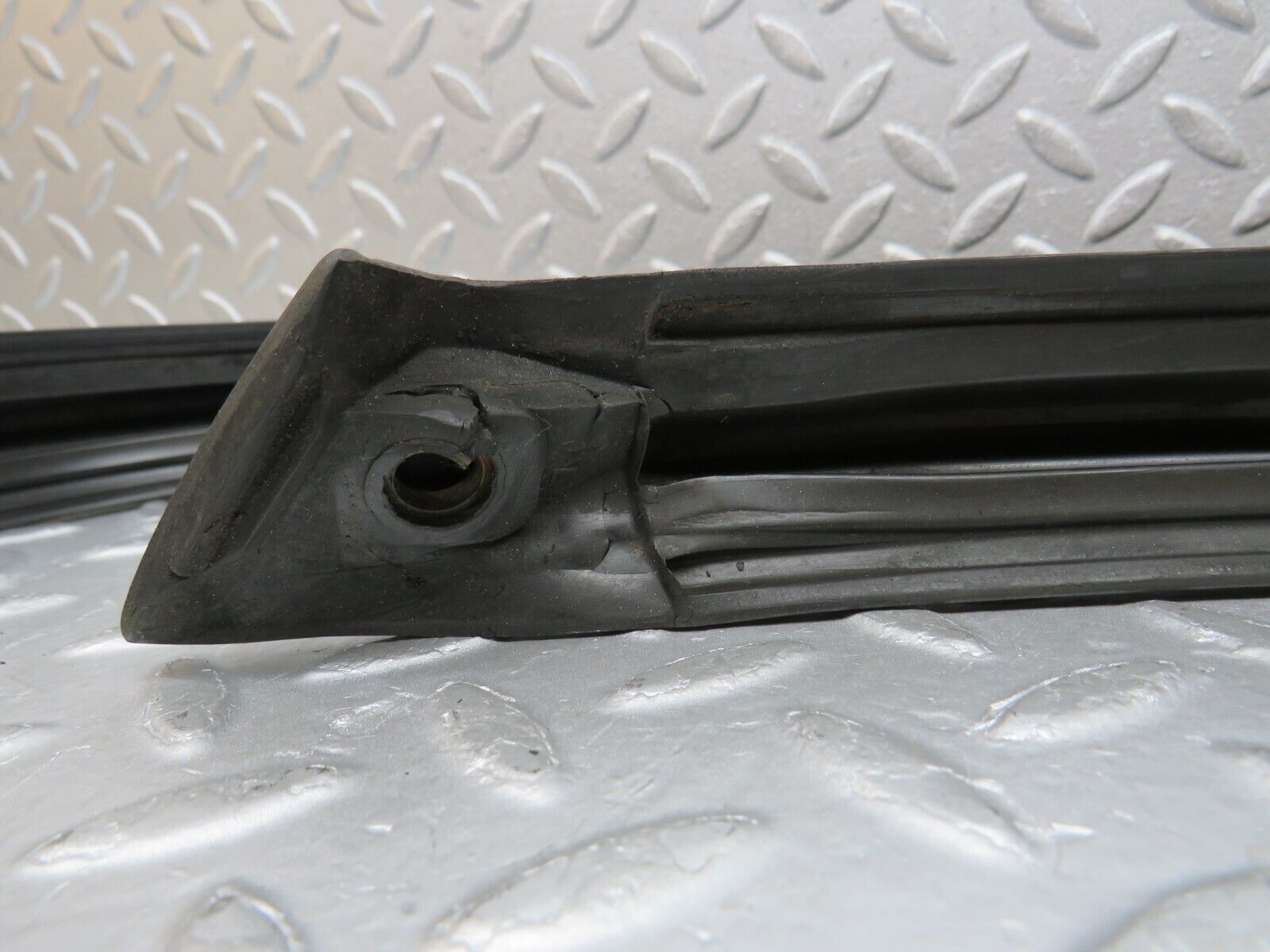 35628 Mercedes-Benz R107 280SL Rear Bumper Rubber