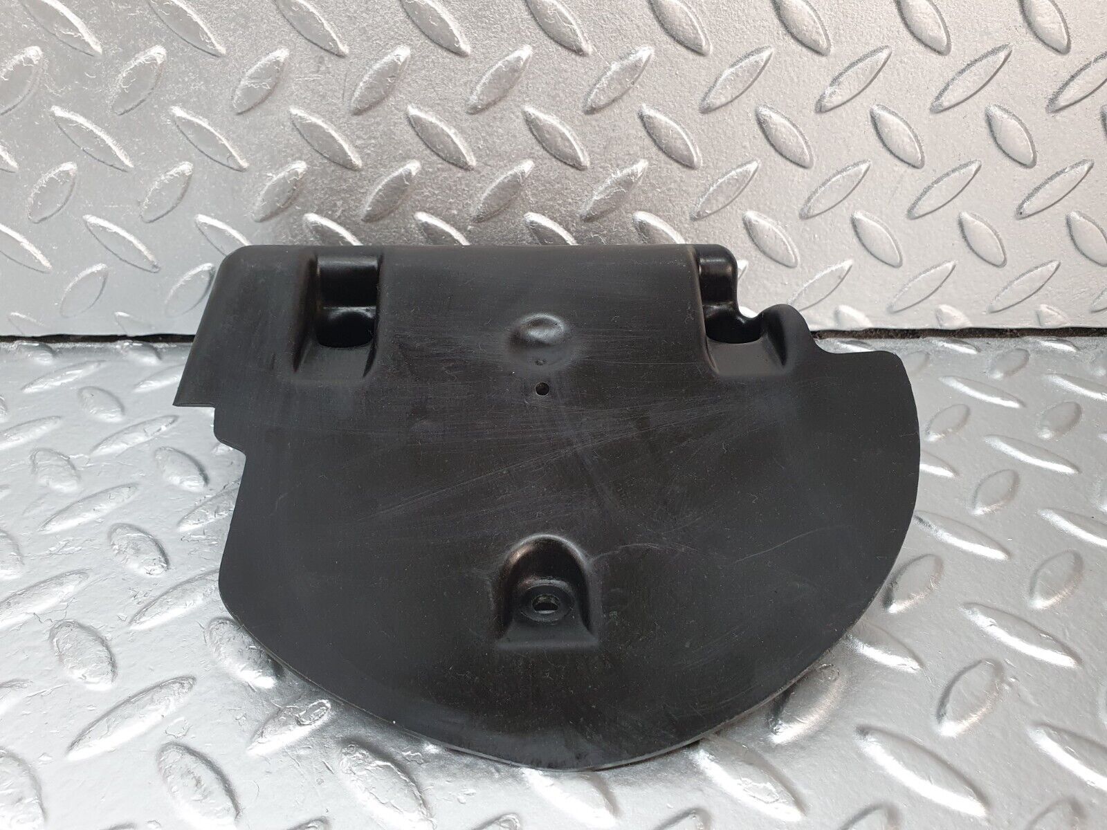 41946 Mercedes-Benz W202 C200 Fuel Tank Plastic Cover Left 2024710287