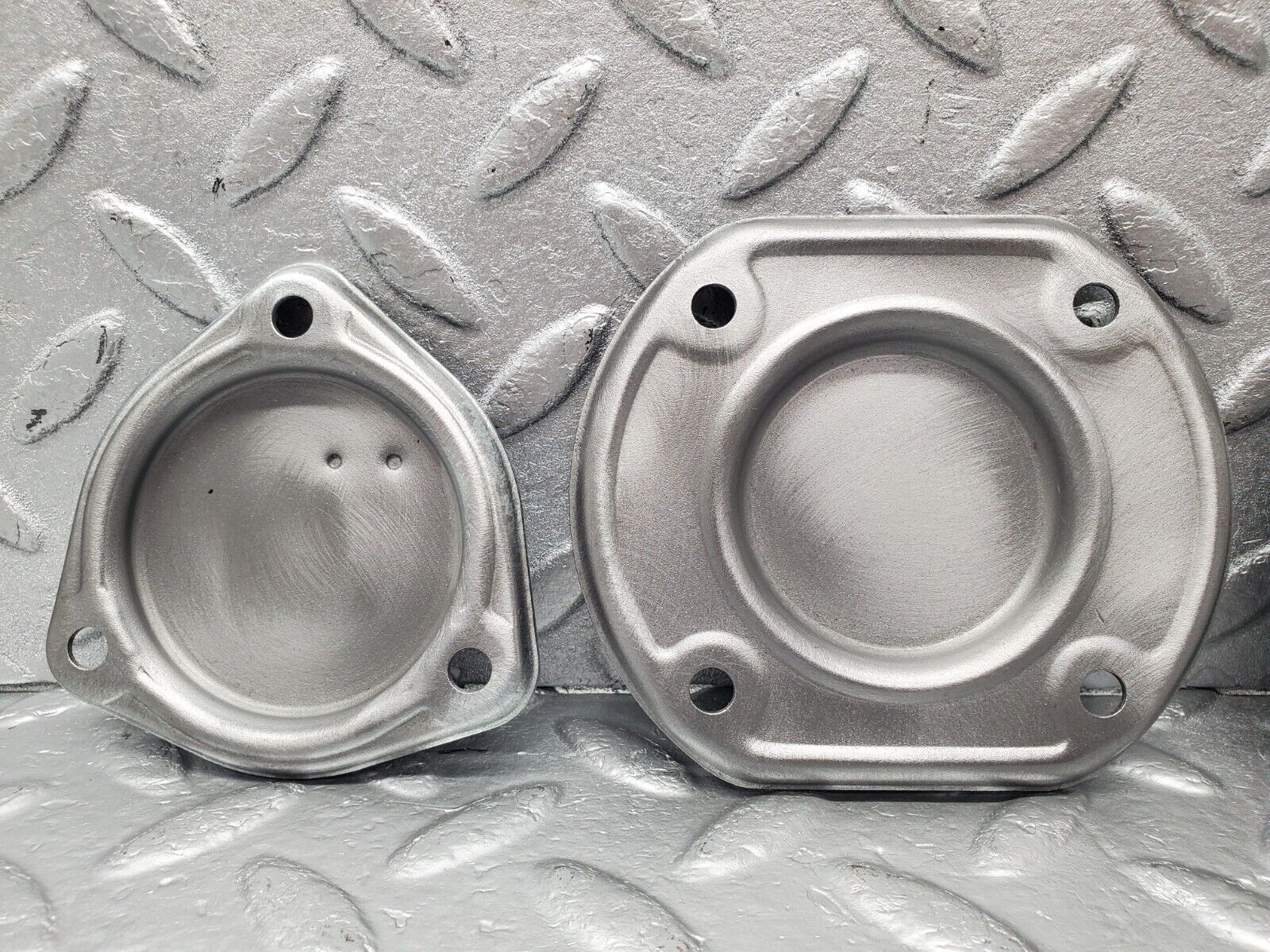 46726 Mercedes-Benz C123 280CE Coupe Camshaft Access Cover Plate