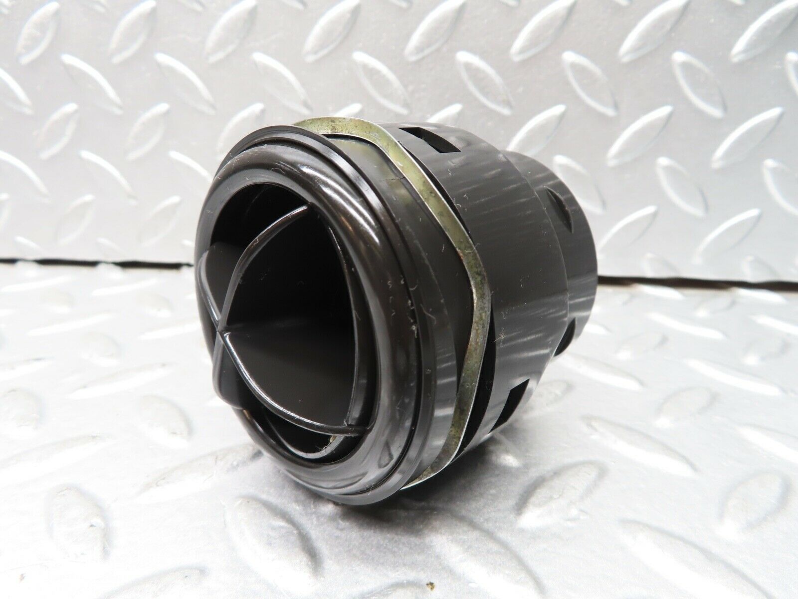 20587 Mercedes-Benz R107 450SL Dashboard Air Vent