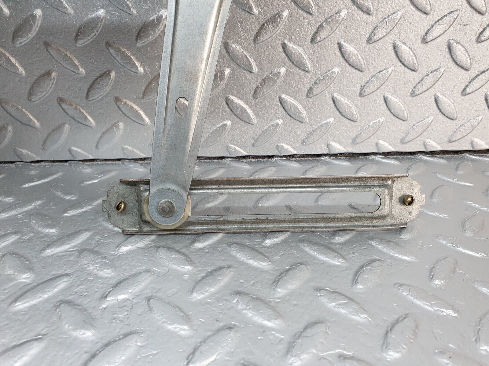 41938 Mercedes-Benz W202 C200 Front Left Power Window Regulator